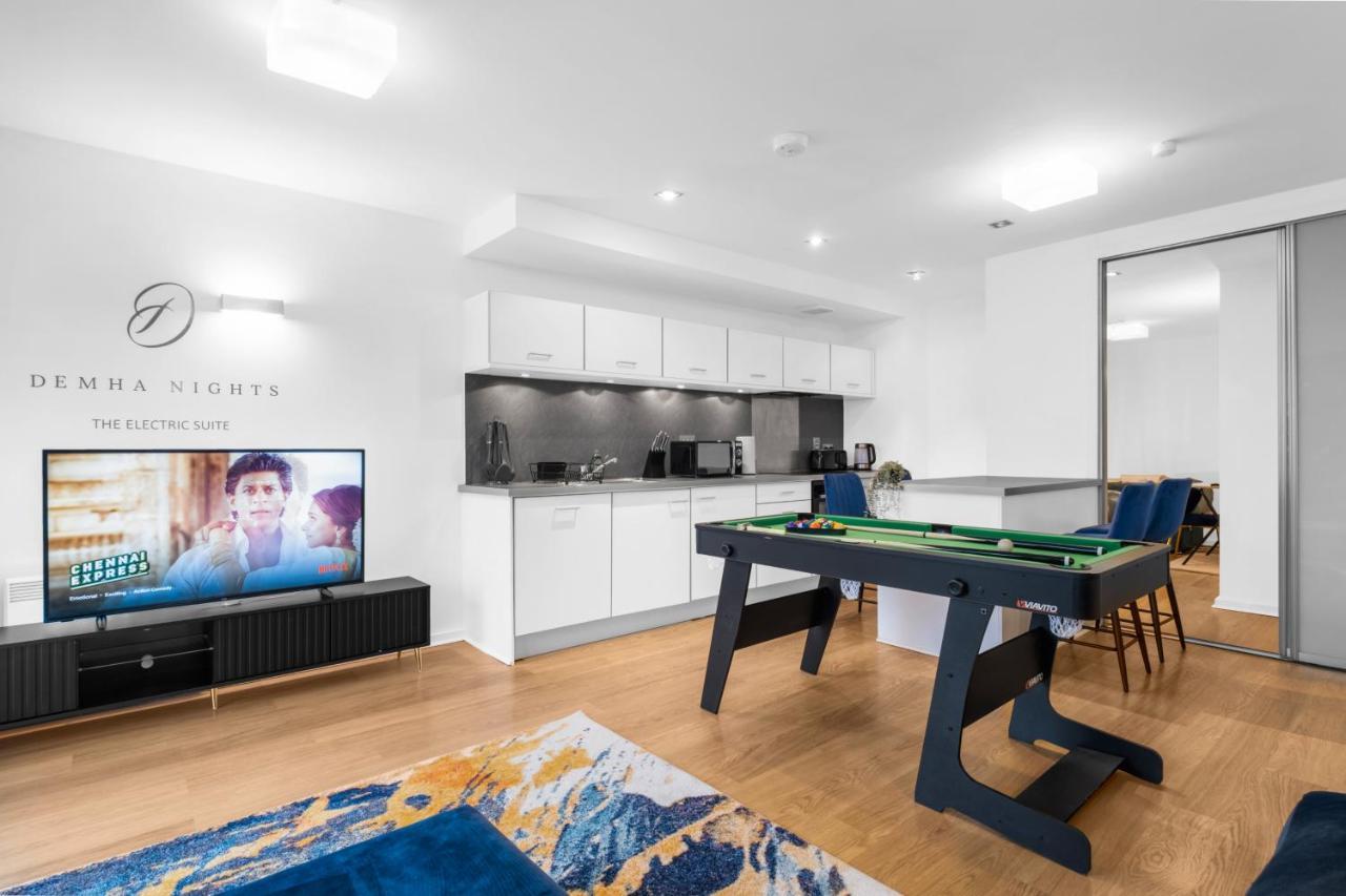 Snooker Table Apartment With 4 Beds And Free Parking コヴェントリー エクステリア 写真